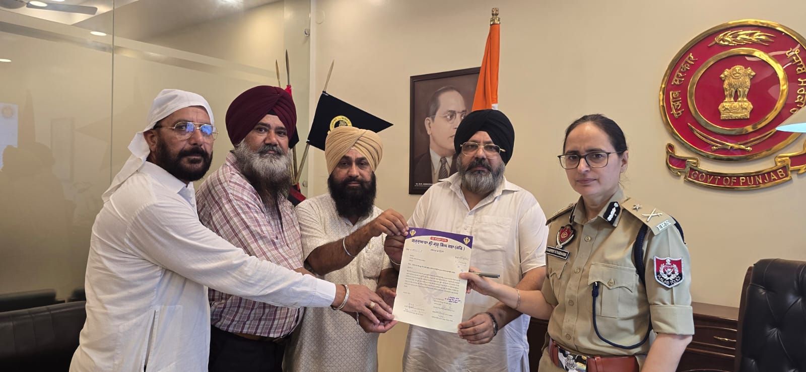 5 ਮੈਂਬਰੀ ਚੋਣ ਕਮੇਟੀ ਨੇ DC ਅਤੇ CP ਨੂੰ ਗੁ. ਸਿੰਘ ਸਭਾ, ਜਲੰਧਰ ਛਾਉਣੀ ਦੀ ਹੋ ਰਹੀ ਪ੍ਰਧਾਨ ਦੀ ਚੋਣ ਸਬੰਧੀ ਦਿੱਤਾ ਮੰਗ ਪੱਤਰ