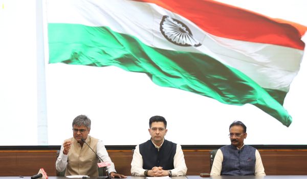 ਆਮ ਆਦਮੀ ਪਾਰਟੀ ਵਿਚ ਵੱਡਾ ਸਿਆਸੀ ਭੁਚਾਲ: ਰਾਜ ਸਭਾ ਮੈਂਬਰ ਰਾਘਵ ਚੱਢਾ, ਅਸ਼ੋਕ ਮਿੱਤਲ ਅਤੇ ਸੰਦੀਪ ਪਾਠਕ ਹੋਏ ਭਾਜਪਾ ਵਿੱਚ ਸ਼ਾਮਲ