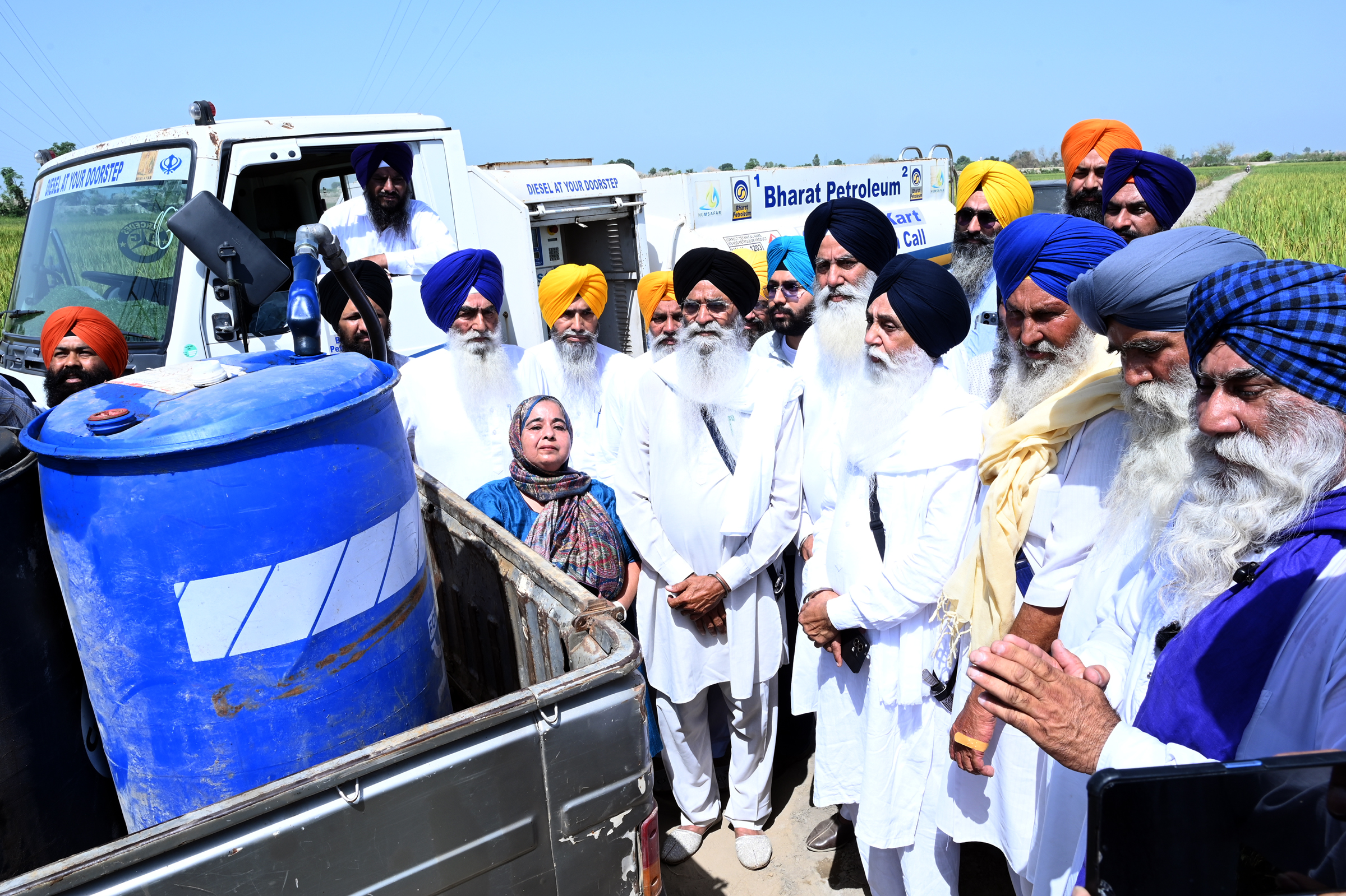ਸ਼੍ਰੋਮਣੀ ਕਮੇਟੀ ਨੇ ਸੁਲਤਾਨਪੁਰ ਲੋਧੀ ਦੇ ਹੜ੍ਹ ਪ੍ਰਭਾਵਿਤ ਪਿੰਡਾਂ ਦੇ ਬੰਨਾਂ ਨੂੰ ਮਜ਼ਬੂਤ ਕਰਨ ਲਈ 38 ਹਜ਼ਾਰ ਲੀਟਰ ਡੀਜ਼ਲ ਦਾ ਕੀਤਾ ਪ੍ਰਬੰਧ
