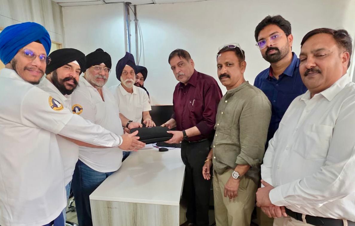 ਕਸਟਮਜ਼ ਵਿਭਾਗ ਵਲੋਂ ਜ਼ਬਤ 35 ਕਿਰਪਾਨਾਂ ਤੇ ਗਾਤਰੇ ਵਾਪਸ; ਹਵਾਈ ਅੱਡਿਆਂ ਤੇ ਸੁਰੱਖਿਆ ਜਾਂਚ  ਬਾਰੇ ਮੁੜ ਚਰਚਾ