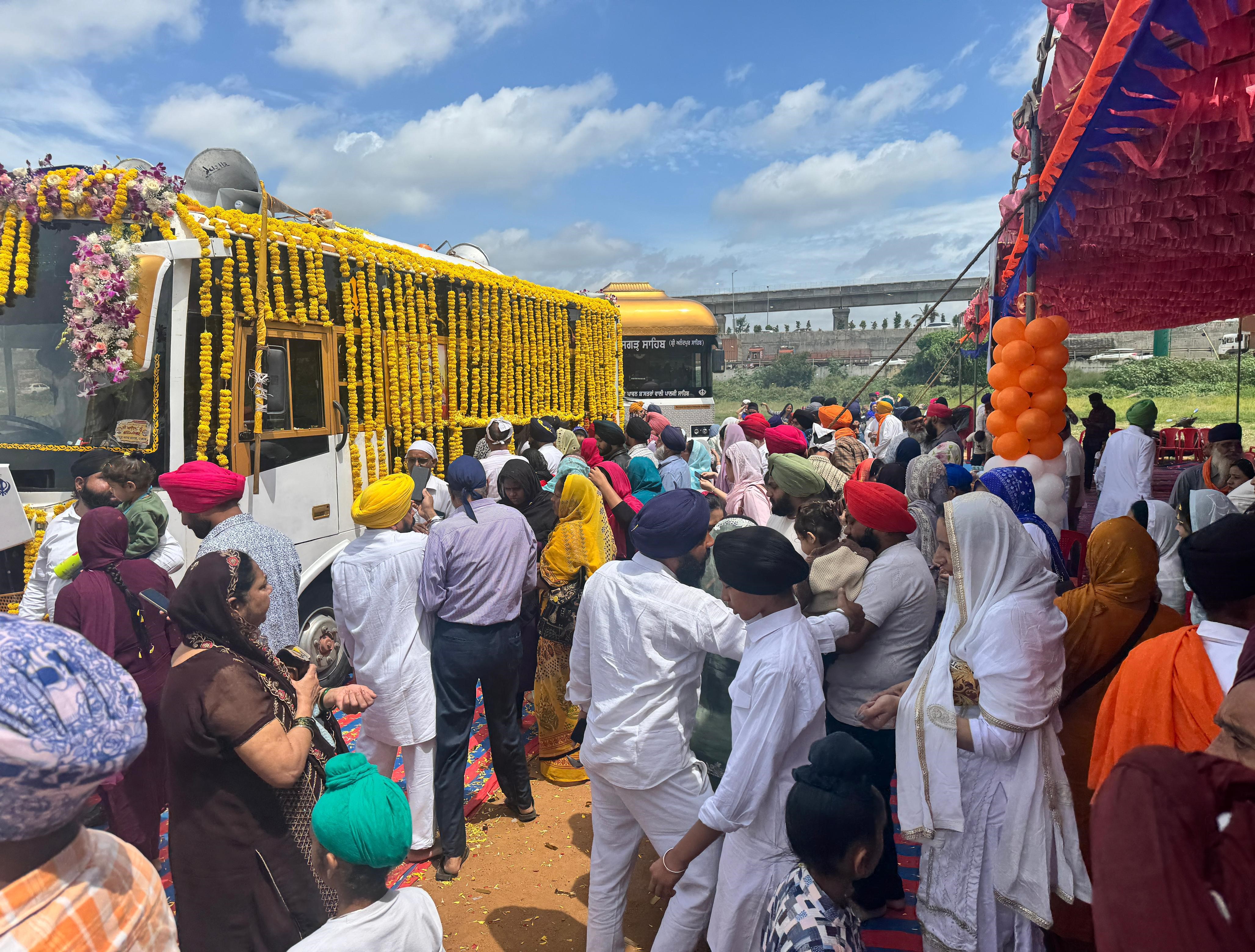 ਅਸਾਮ ਤੋਂ ਆਰੰਭ ਹੋਇਆ ਸ਼ਹੀਦੀ ਨਗਰ ਕੀਰਤਨ ਬੰਗਲੌਰ ਤੋਂ ਹੁਬਲੀ ਕਰਨਾਟਕਾ ਲਈ ਰਵਾਨਾ