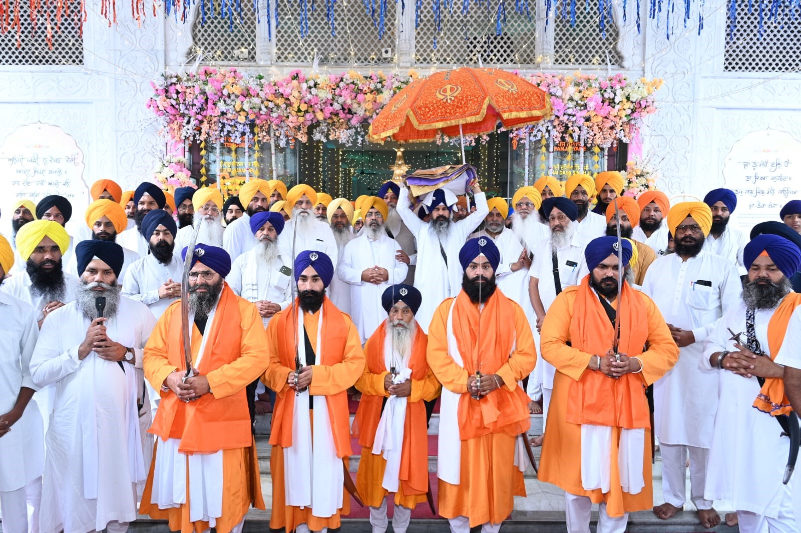 ਗੁਰਦੁਆਰਾ ਧੋਬੜੀ ਸਾਹਿਬ ਤੋਂ ਆਰੰਭ ਹੋਇਆ ਨਗਰ ਕੀਰਤਨ ਦੂਜੇ ਦਿਨ ਸਿਲੀਗੁੜੀ ਤੋਂ ਅਗਲੇ ਪੜਾਅ ਮਾਲਦਾ ਲਈ ਰਵਾਨਾ