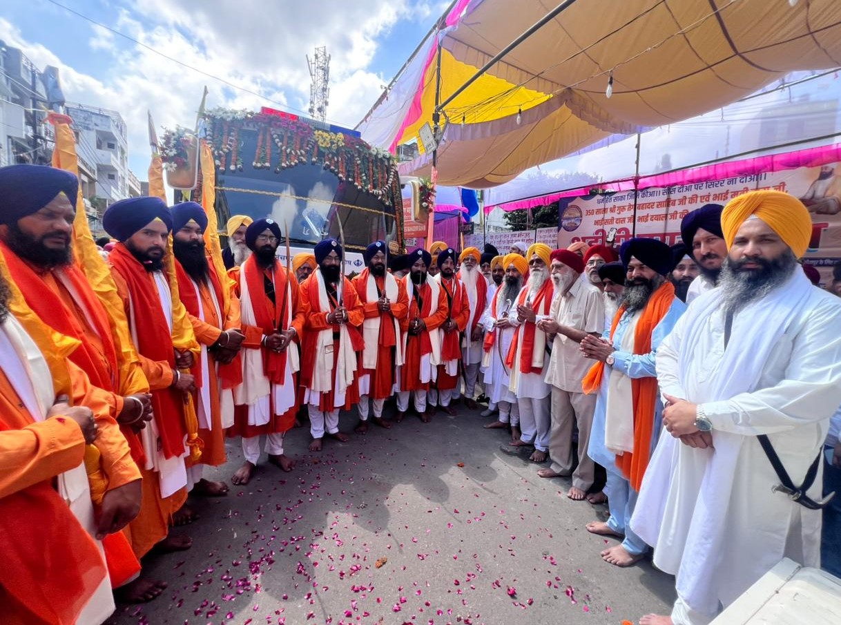 ਗੁਰਦੁਆਰਾ ਧੋਬੜੀ ਸਾਹਿਬ ਤੋਂ ਆਰੰਭ ਹੋਇਆ ਸ਼ਹੀਦੀ ਨਗਰ ਕੀਰਤਨ ਲਖਨਊ ਤੋਂ ਮਹਿੰਗਾਪੁਰ ਉੱਤਰ ਪ੍ਰਦੇਸ਼ ਲਈ ਰਵਾਨਾ