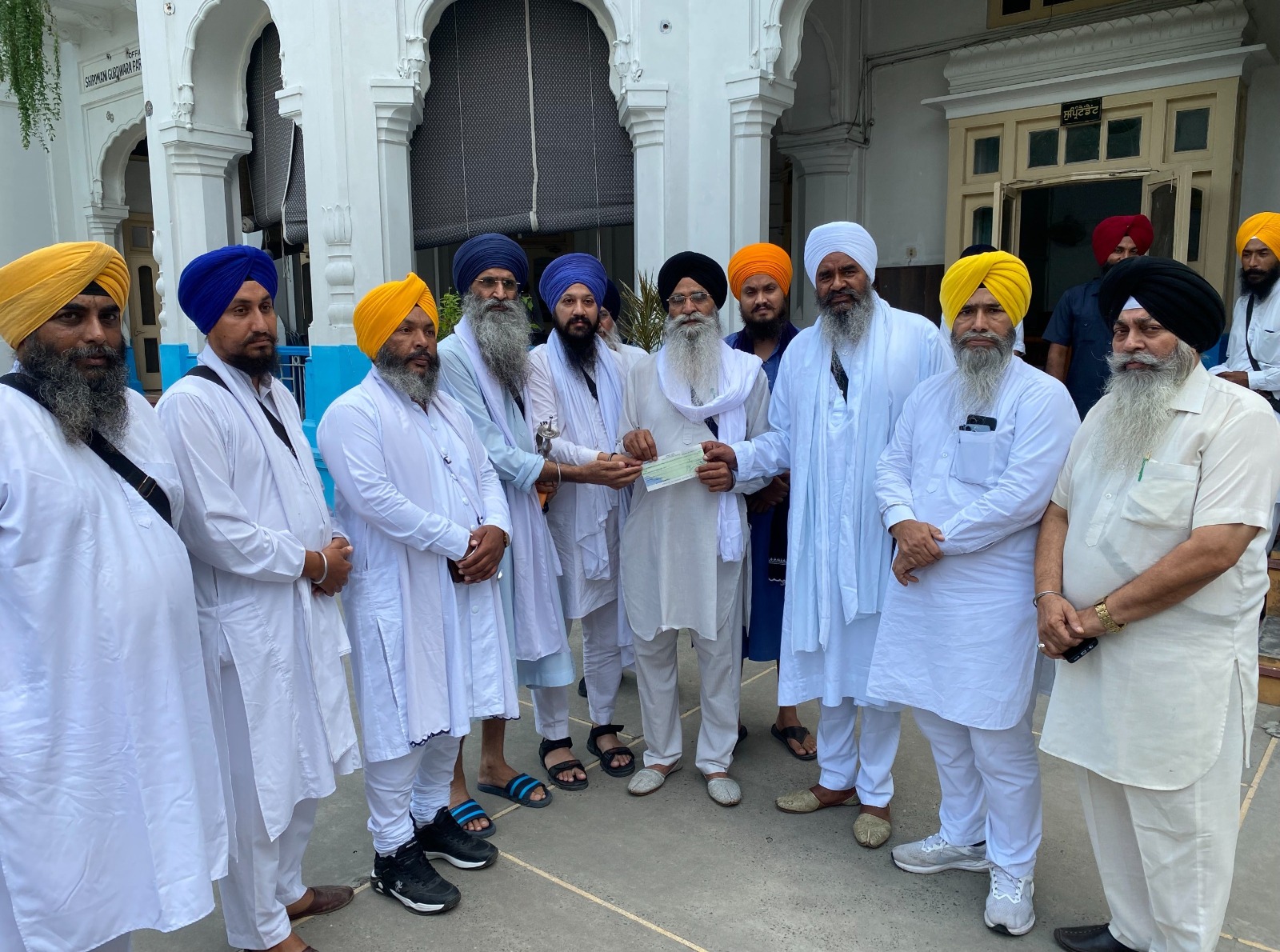 ਰਾਜਸਥਾਨ ਦੀਆਂ ਸੰਗਤਾਂ ਨੇ ਸ਼੍ਰੋਮਣੀ ਕਮੇਟੀ ਨੂੰ ਰਾਹਤ ਕਾਰਜਾਂ ਲਈ ਦਿੱਤੇ 5 ਲੱਖ 51 ਹਜ਼ਾਰ ਰੁਪਏ