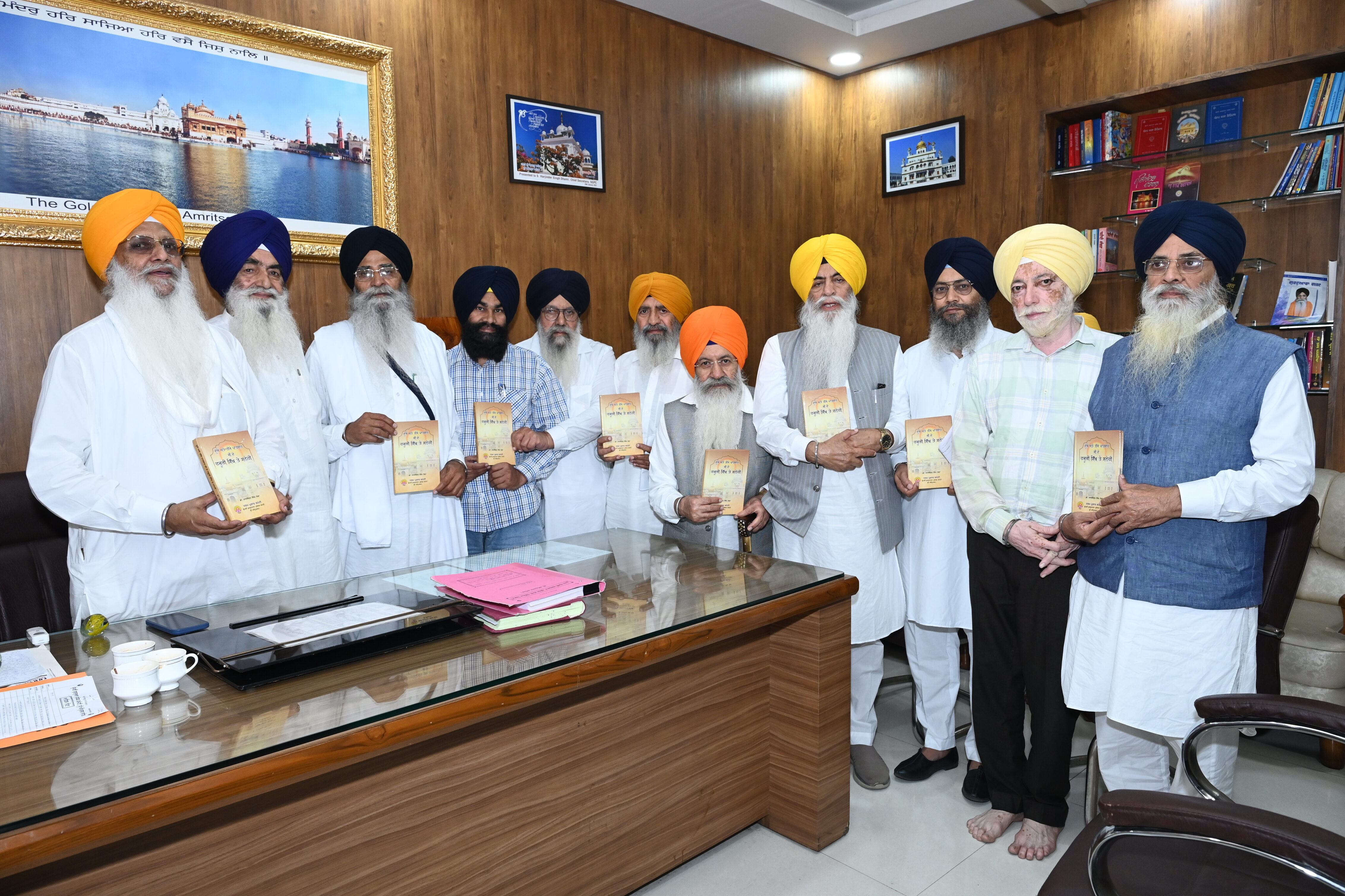 ਐਡਵੋਕੇਟ ਧਾਮੀ ਨੇ ਡਾ. ਰਾਜਵਿੰਦਰ ਸਿੰਘ ਜੋਗਾ ਦੀ ਪੁਸਤਕ “ਦੂਜੇ ਅਤੇ ਤੀਜੇ ਪਾਤਸ਼ਾਹ ਜੀ ਦੇ ਹਜ਼ੂਰੀ ਸਿੱਖ ਤੇ ਸਨੇਹੀ” ਕੀਤੀ ਸੰਗਤ ਅਰਪਣ