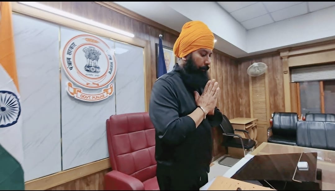ਰਮਣੀਕ ਸਿੰਘ ਰੰਧਾਵਾ ਨੇ ਸਾਦੇ ਢੰਗ ਨਾਲ ਅਰਦਾਸ ਕਰਕੇ ਸੰਭਾਲਿਆ ਇੰਪਰੂਵਮੈਂਟ ਟਰੱਸਟ ਚੇਅਰਮੈਨ ਦਾ ਅਹੁਦਾ