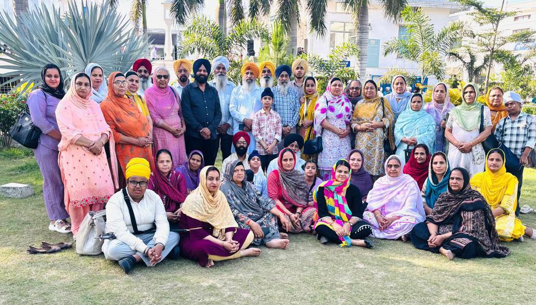 ਗੁਰਦੁਆਰਾ ਅਮਨ ਨਗਰ ਵੱਲੋਂ ਇੱਕ ਦਰਜਨ ਗੁਰਧਾਮਾਂ ਦੀ ਸੰਗਤਾਂ ਨੂੰ ਕਰਾਈ ਯਾਤਰਾ